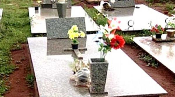 o mama a fost sunata de fiul ei dupa ce in urma cu o luna acesta murise