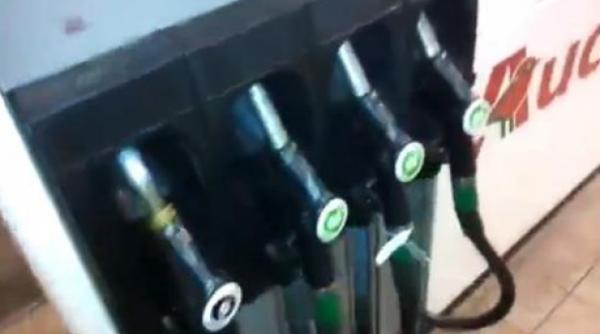 scandalos cum este furat la pompa un sofer video