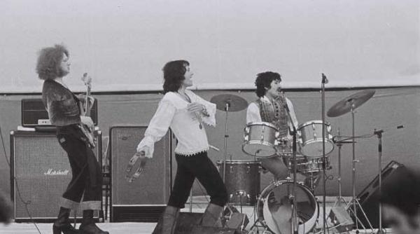 iunie 1977 concertele phoenix au fost anulate