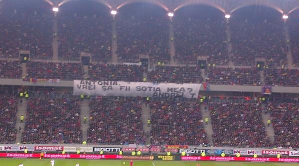 cerere in casatorie indeita la meciul de fotbal dintre steaua si vfb stuttgart