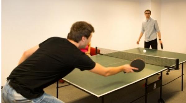 cum lucreaza angajatii unei firme din iasi intr un spatiu conceput chiar de americanul care a fondat compania