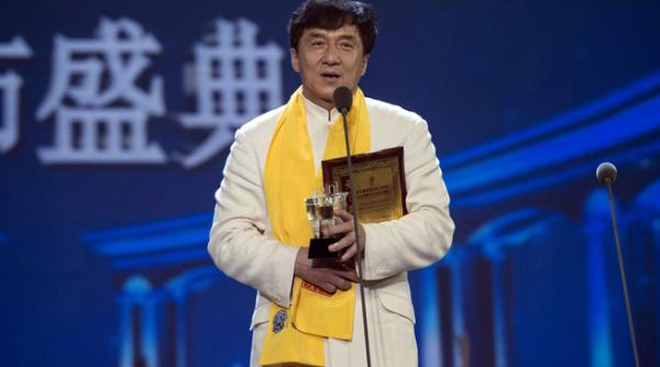 jackie chan iese la pensie