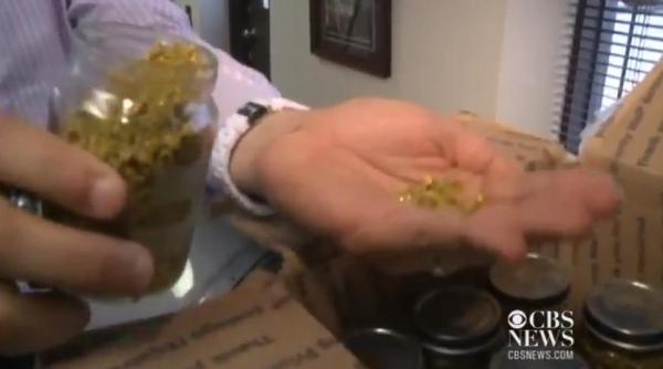 comoara de sub dusumea ce au gasit doi instalatori in timp ce instalau aparatul conditionat video