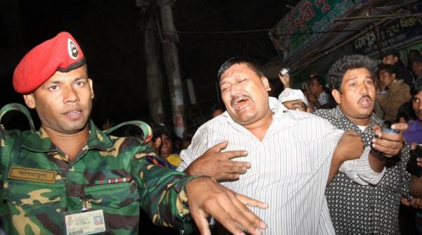 tragedie in bangladesh o sosea suspendata s a prabusit zeci de persoane sunt prinse sub daramaturi