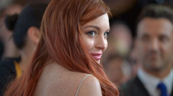 charlie sheen i a oferit actritei lindsay lohan 100 000 de dolari