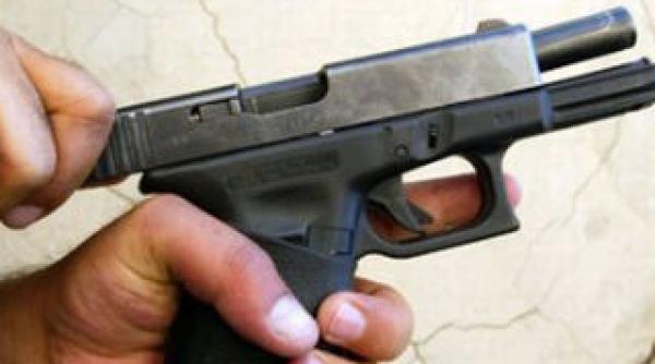 un roman a fost ranit intr un schimb de focuri la roma