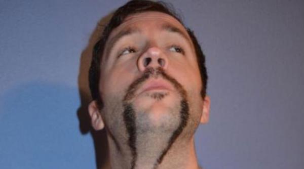 cea mai ridicola mustata nu o sa crezi pana unde ajunge