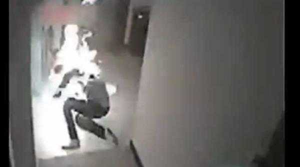 imagini cutremuratoare si a dat foc pentru ca nu si mai putea plati datoriile video