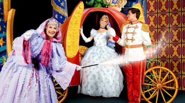 mickey s magic show o lume animata in viata reala