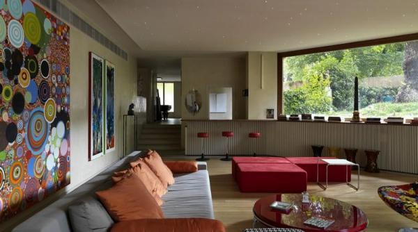 vedetele isi scot vilele luxoase la vanzare