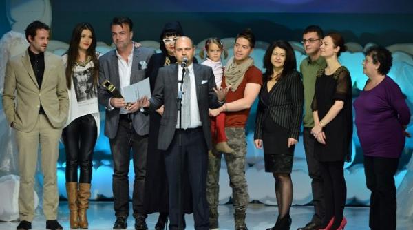 fetita lui jorge o vedeta in devenire karina vrea sa cante ca tatal ei