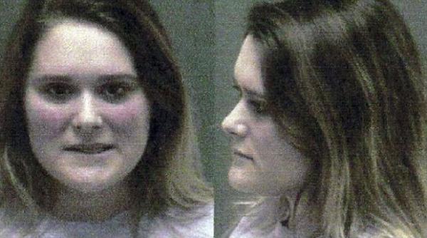 o studenta a pus otrava in ceaiul colegei sale de apartament din cauza spalatului vaselor