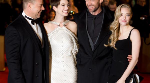 russell crowe hugh jackman este minunat in les miserables