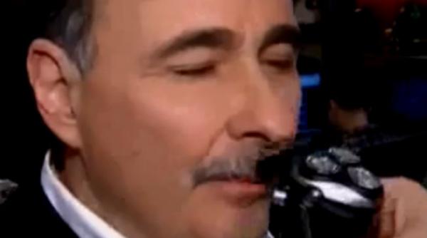 video un consilier al lui barack obama si a ras mustata in direct la televiziune pentru lupta impotriva epilepsiei