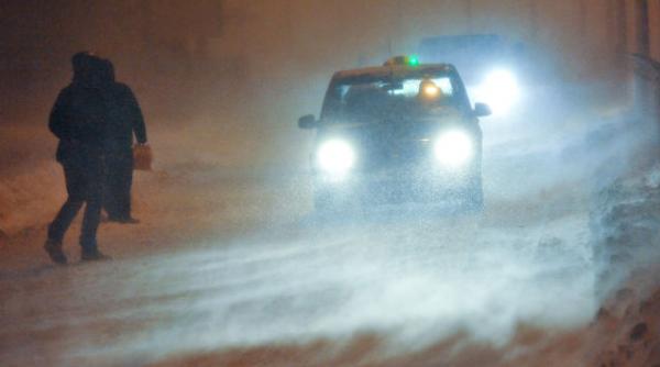 prizonierii ninsorii turistii aflati la cota 1400 si la ranca blocati din cauza caderilor masive de zapada