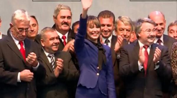 frumoasele doamne ale noului parlament cine va concura cu elena udrea video