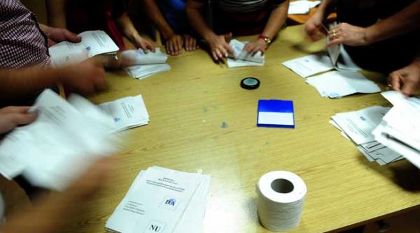 vot de blam cu avertisment pentru basescu