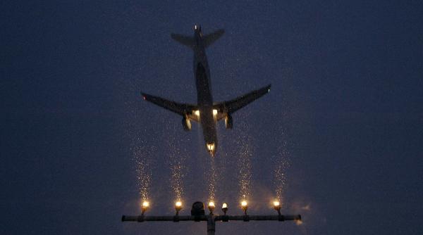 aeroportul din iasi a fost inchis din cauza vantului puternic