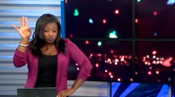 ce face o prezentatoare tv in pauza de publicitate video