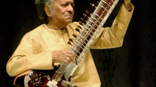 muzicianul indian ravi shankar tatal cantaretei norah jones a murit