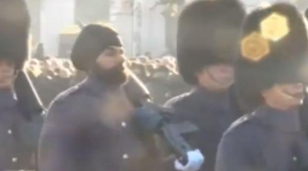 video eveniment istoric pentru garzile de la palatul buckingham