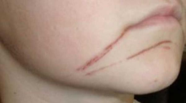 cea mai proasta gluma si au impins prietenul in apa in fata unui rechin video