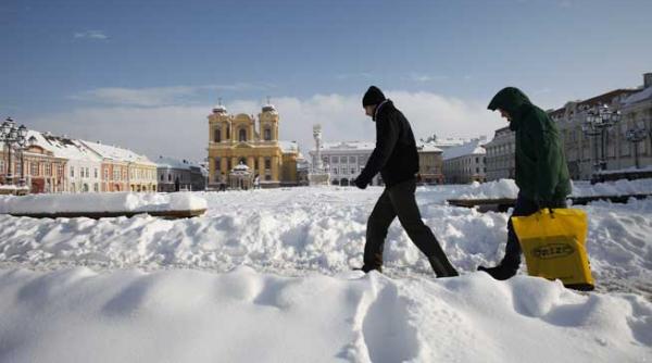 iarna grea pe ulita zapada abundenta i a trimis intr o minivacanta pe scolarii de la sate