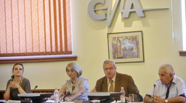 scandal intre membrii cna un grup acuza presiuni din partea lui victor ponta altul e acuzat ca protejeaza otv