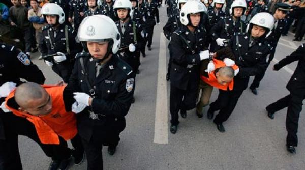 autoritatile din china aresteaza orice persoana care raspandeste zvonuri despre apocalipsa