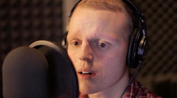 imagini sfasietoare cum si a luat adio de la familie si prieteni un tanar care mai are doar cateva luni de trait video