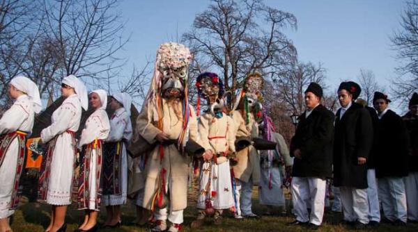 colacul darul sacru al colindatorilor