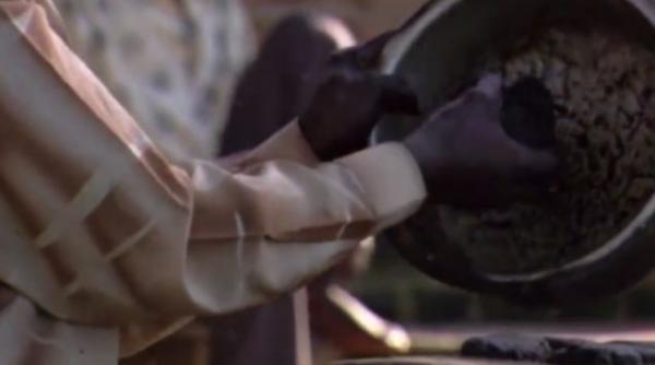 hamburgerul din tantari o reteta traditionala africana face furori pe retetele de socializare