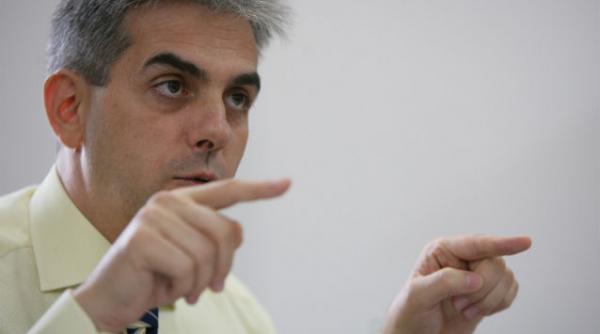 nicolaescu l a numit raed arafat in functia de secretar de stat in ministerul sanatatii