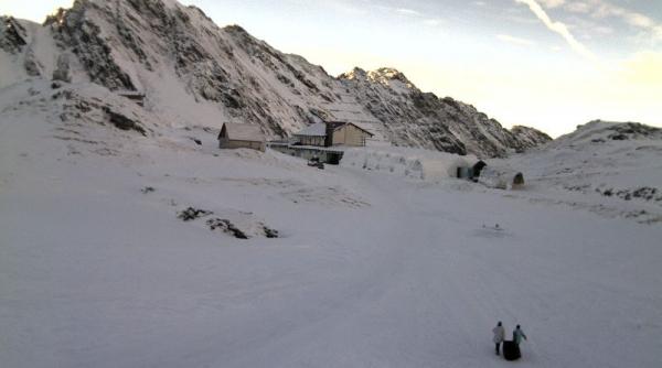 hotelul de gheata de la balea lac a fost inaugurat vezi imagini live