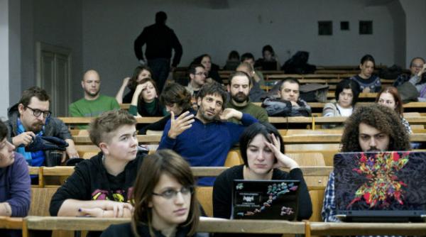 studentii romani sunt saraci numerosi si nu duc dorul familiei cand pleaca in strainatate