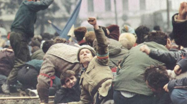 huffington post a fost revolutia din 1989 un fals romania condusa de o clica de escroci fosti comunisti