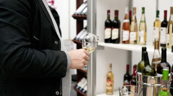 cate milioane de litri de vin consuma romanii de sarbatori
