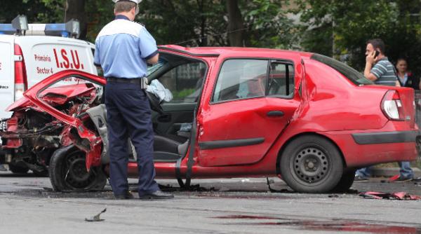craciun indoliat in mures doi morti si trei raniti in urma unui accident