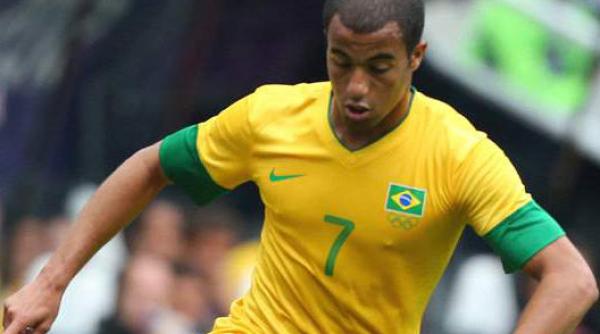 psg a oficializat transferul lui moura de la sao paolo in schimbul sumei de 45 de milioane de euro