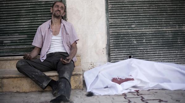 o echipa a postului de televiziune al jazeera a fost atacata de lunetisti in provincia siriana hama un jurnalist a fost ucis