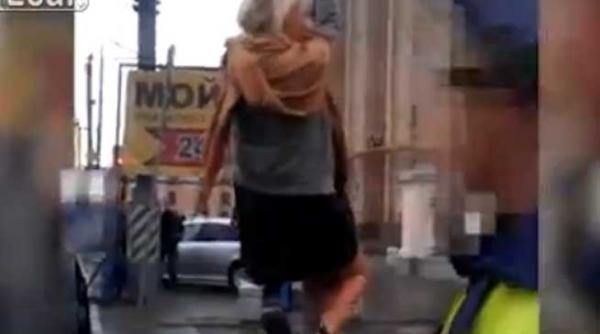 dans lasciv la indicator rutier pentru poli i ti video