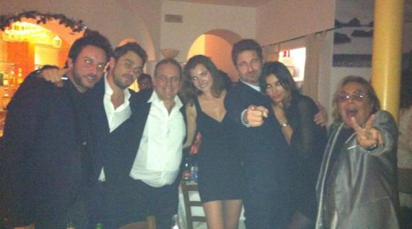 madalina ghenea si gerard butler impreuna de revelion cei doi au petrecut intr un restaurant din italia
