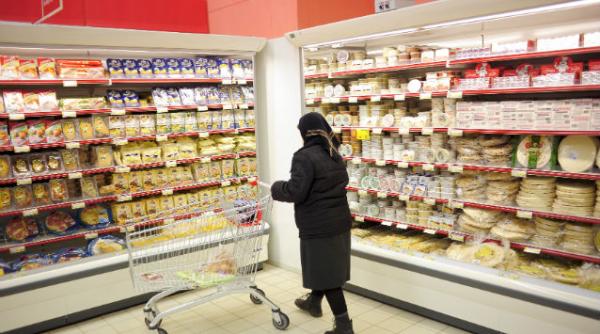 pensionara blocata magazin franta