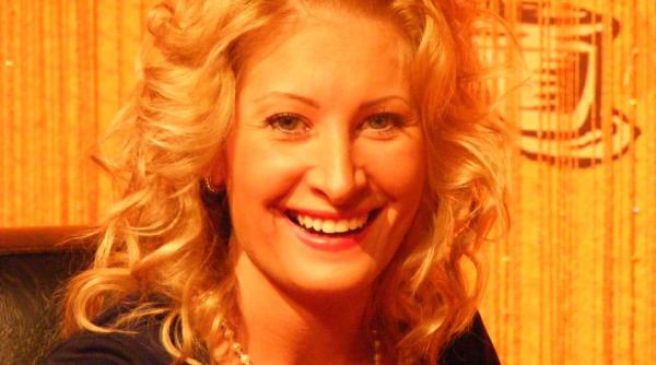 prezentatoarea tv andreea chirvasiu a murit in urma unui infarct avea 32 de ani