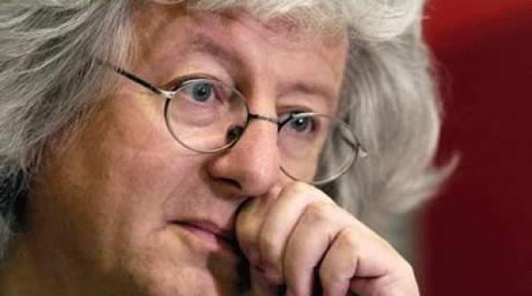 scriitorul peter esterhazy sus ine ca a fost cenzurat la postul public de radio ungar