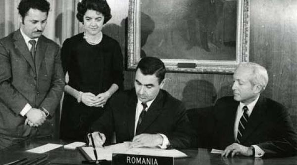 40 de ani de injugare a romaniei la fmi