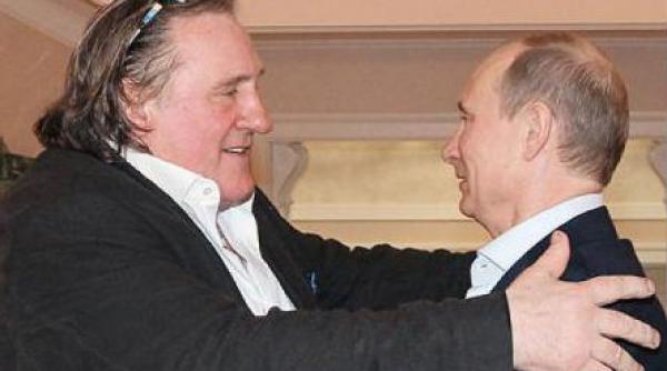 gerard depardieu a primit pasaportul rusesc din mana lui vladimir putin
