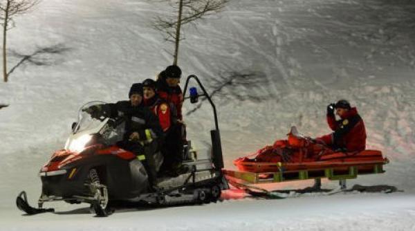 sase oameni au murit dupa ce snow mobilul pe care se aflau a plonjat intr o prapastie