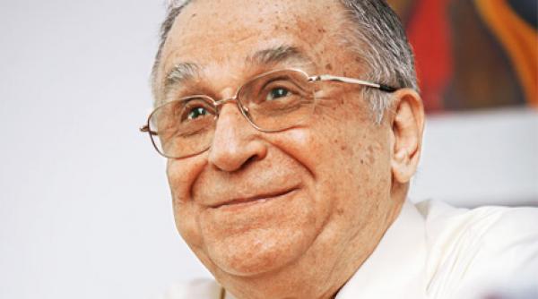 iliescu de onomastica imi doresc sanatate inainte de toate fortele societatii romanesti sa fie antrenate intr un mers ascendent