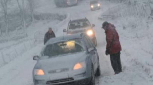 viscolul face ravagii in moldova 12 drumuri judetene din iasi blocate din cauza zapezii